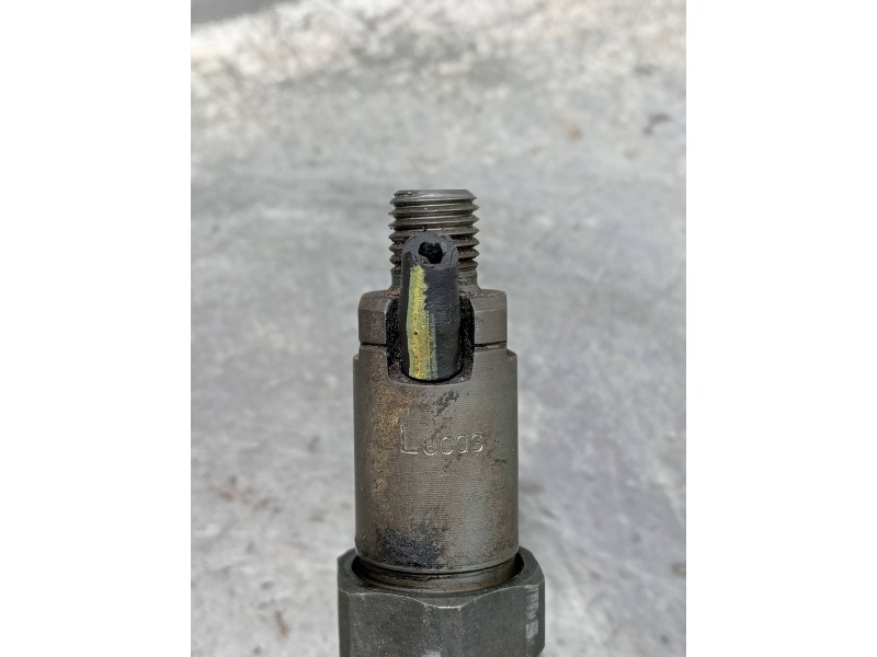 Recambio de inyector para citroen c15 1.8 d referencia OEM IAM LCR6735203D  LUCAS
