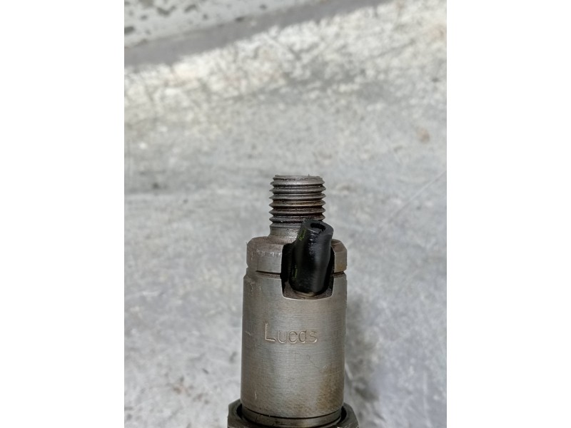 Recambio de inyector para citroen c15 1.8 d referencia OEM IAM LCR6735203D  LUCAS
