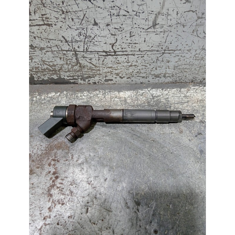 Recambio de inyector para mercedes vaneo (w414) furgoneta compacta referencia OEM IAM 0445110090 A6680700887 BOSCH
