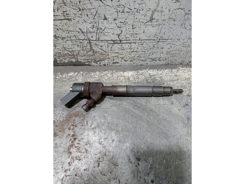 Recambio de inyector para mercedes vaneo (w414) furgoneta compacta referencia OEM IAM 0445110090 A6680700887 BOSCH