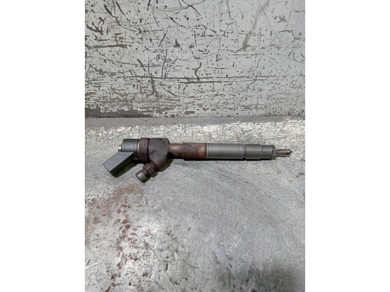 Recambio de inyector para mercedes vaneo (w414) furgoneta compacta referencia OEM IAM 0445110090 A6680700887 BOSCH