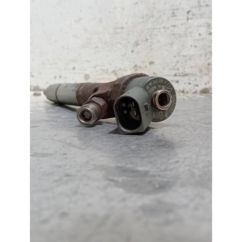 Recambio de inyector para mercedes vaneo (w414) furgoneta compacta referencia OEM IAM 0445110090 A6680700887 BOSCH