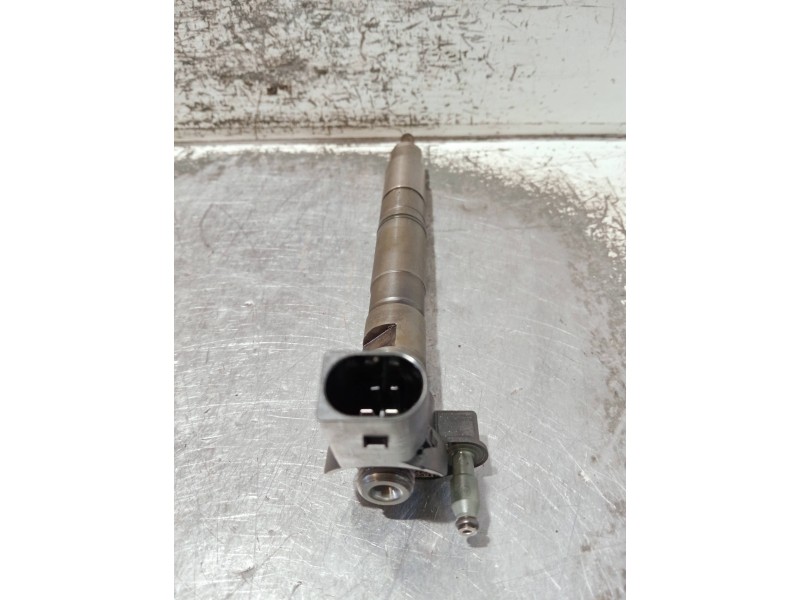 Recambio de inyector para audi a4 ber. (b8) referencia OEM IAM 03L130277 0445116030 BOSCH