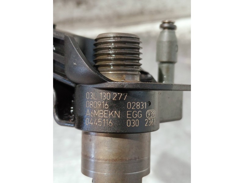 Recambio de inyector para audi a4 ber. (b8) referencia OEM IAM 03L130277 0445116030 BOSCH