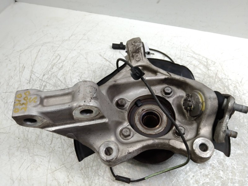 Recambio de mangueta delantera derecha para lexus ct 200h referencia OEM IAM   