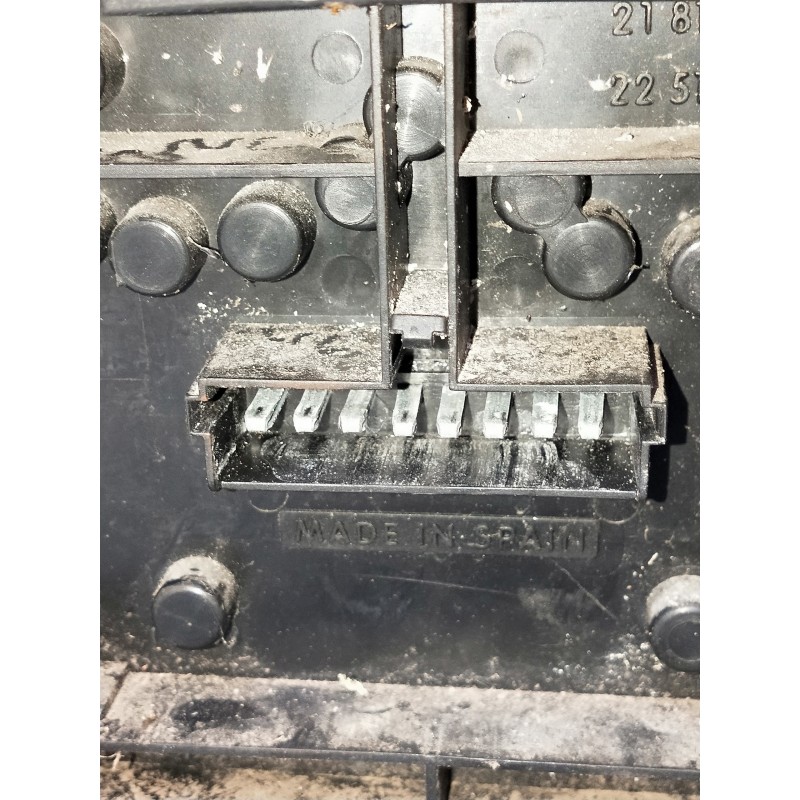 Recambio de piloto trasero derecho para renault clio i fase i+ii (b/c57) referencia OEM IAM   