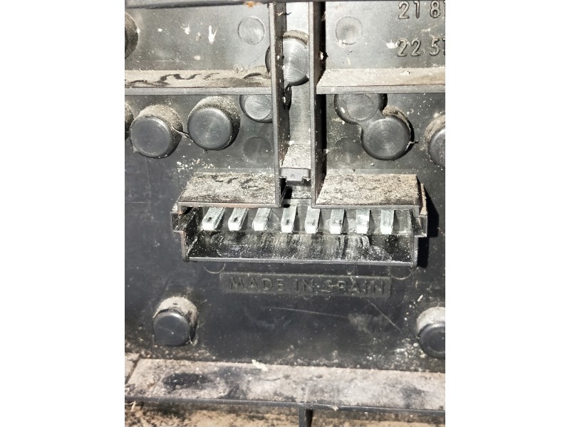 Recambio de piloto trasero derecho para renault clio i fase i+ii (b/c57) referencia OEM IAM   