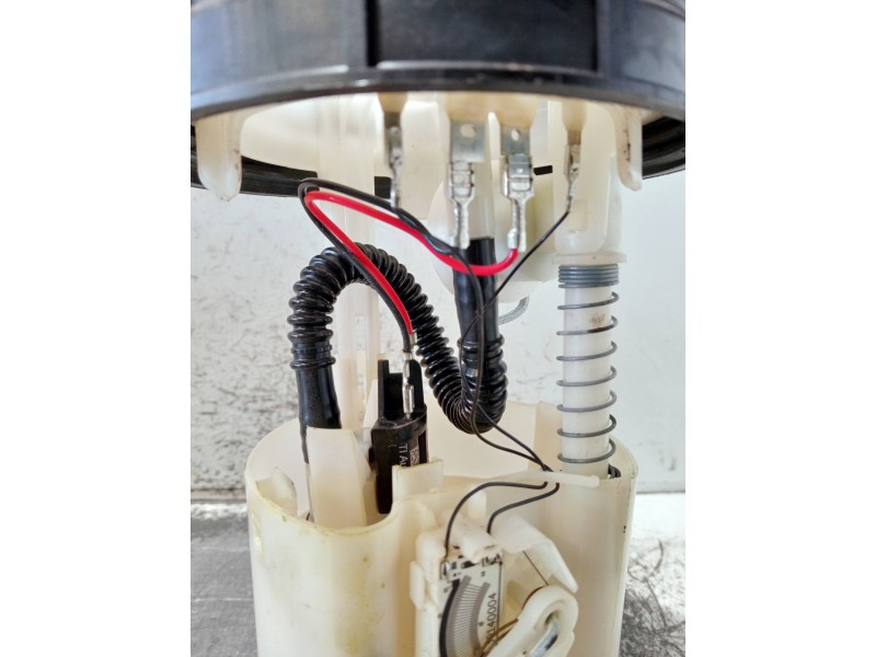 Recambio de bomba combustible para peugeot 206 berlina referencia OEM IAM 9633294680C  