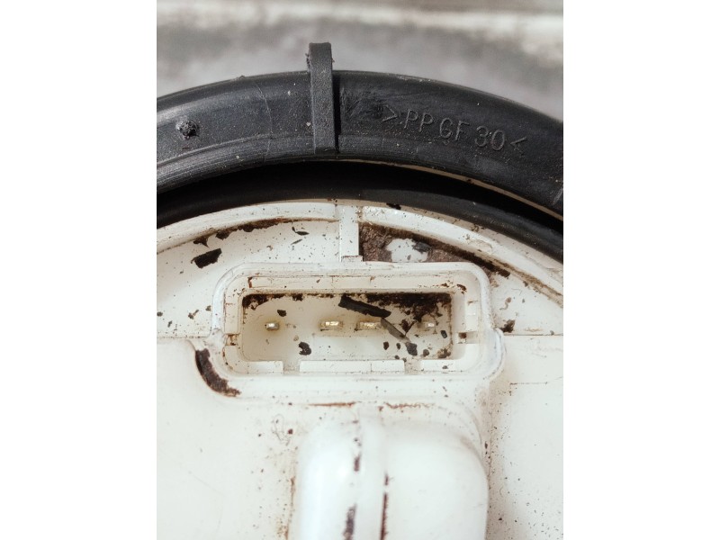Recambio de bomba combustible para peugeot 206 berlina referencia OEM IAM 9633294680C  