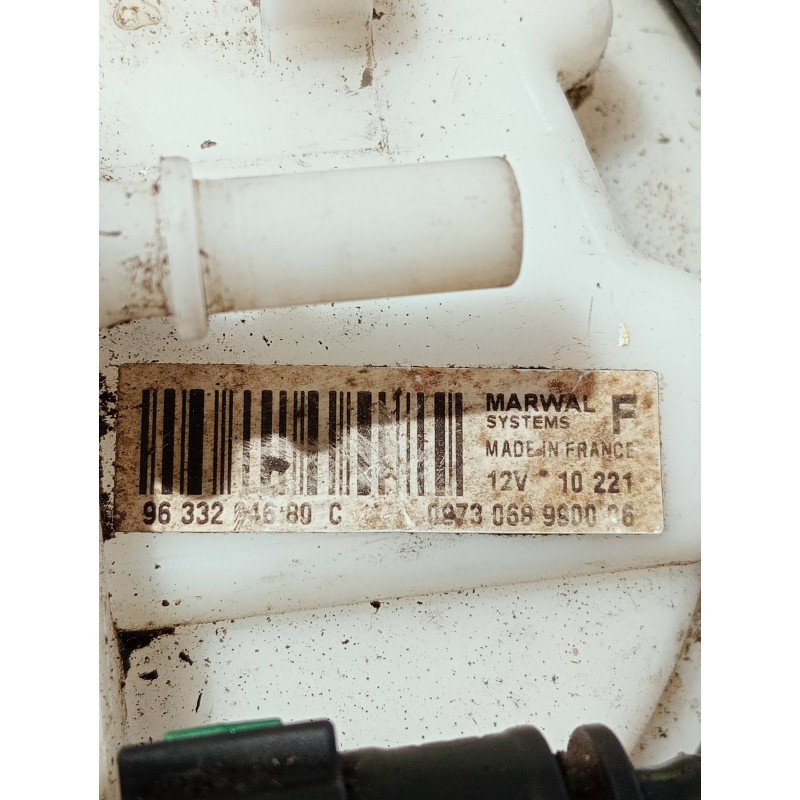 Recambio de bomba combustible para peugeot 206 berlina referencia OEM IAM 9633294680C  