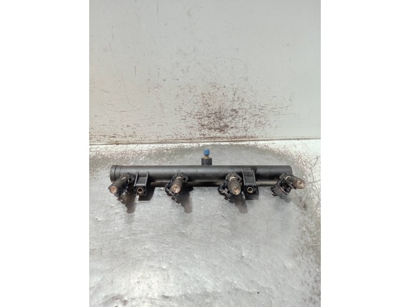 Recambio de rampa inyectora para peugeot 206 berlina referencia OEM IAM 9628084680  