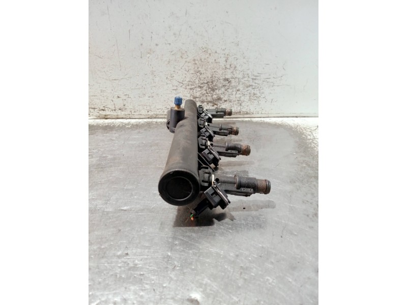 Recambio de rampa inyectora para peugeot 206 berlina referencia OEM IAM 9628084680  
