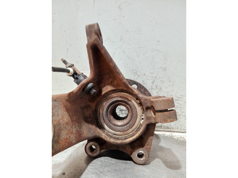 Recambio de mangueta delantera derecha para peugeot 206 berlina referencia OEM IAM   