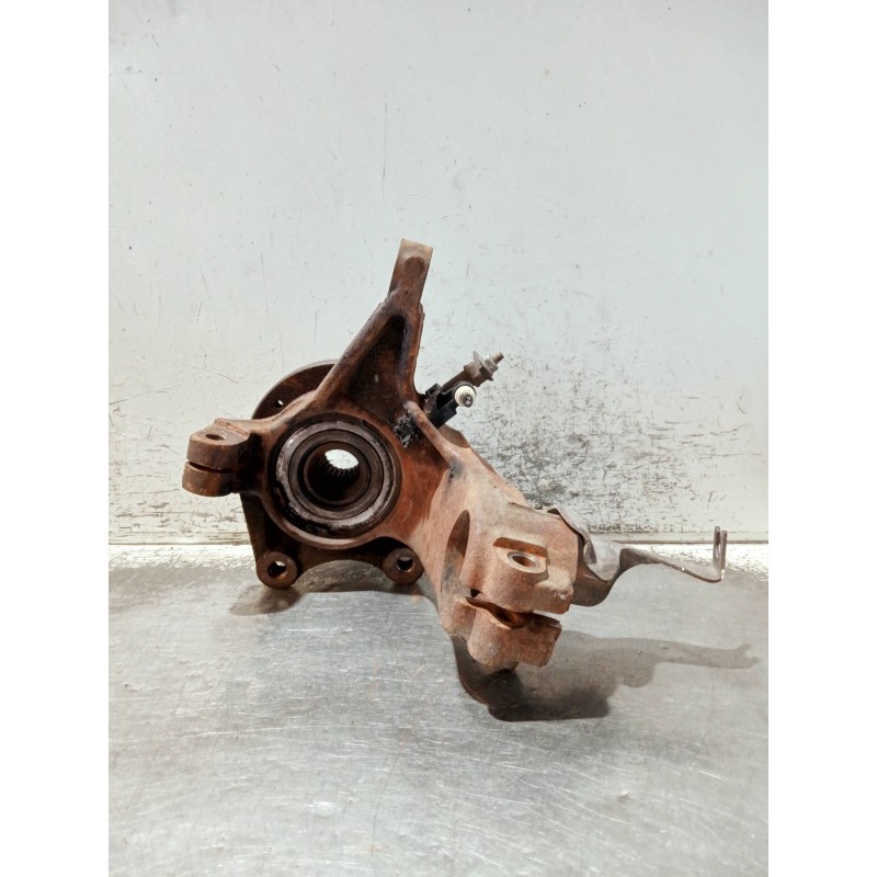Recambio de mangueta delantera izquierda para peugeot 206 berlina referencia OEM IAM   