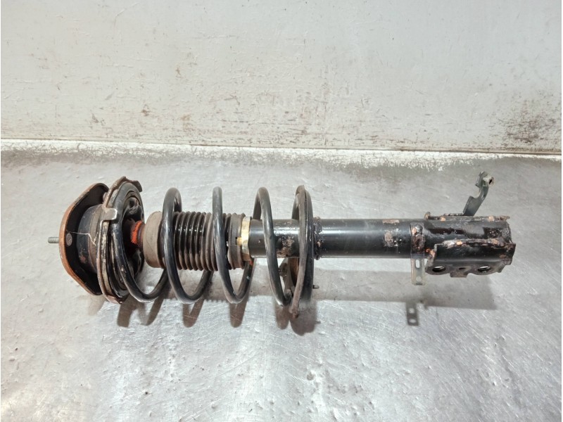 Recambio de amortiguador delantero izquierdo para toyota corolla (e11) referencia OEM IAM   