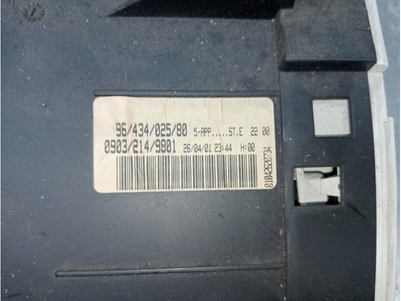 Recambio de cuadro instrumentos para peugeot 206 berlina referencia OEM IAM 9643402580  
