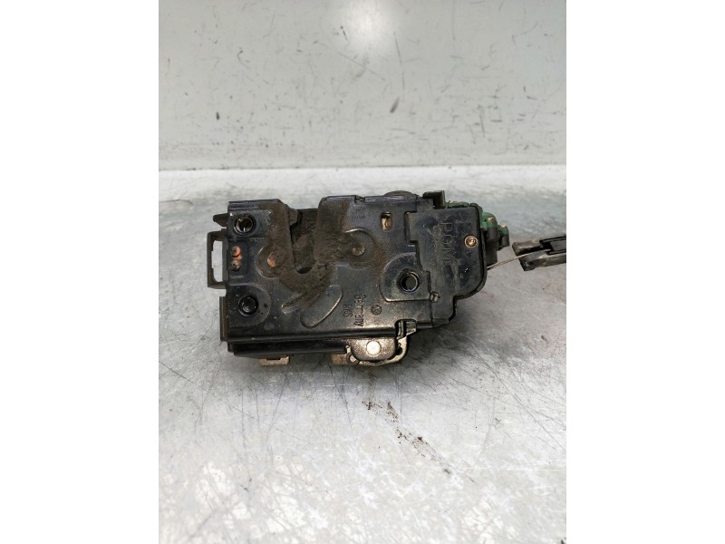 Recambio de motor cierre centralizado delantero derecho para seat leon (1m1) referencia OEM IAM Y3B4839016M  5P