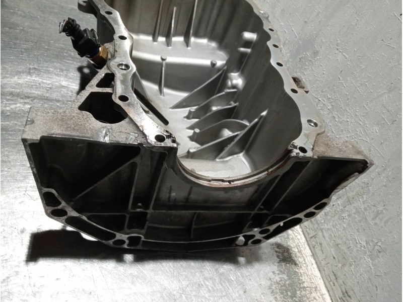 Recambio de carter para renault clio iv referencia OEM IAM 11115870R  