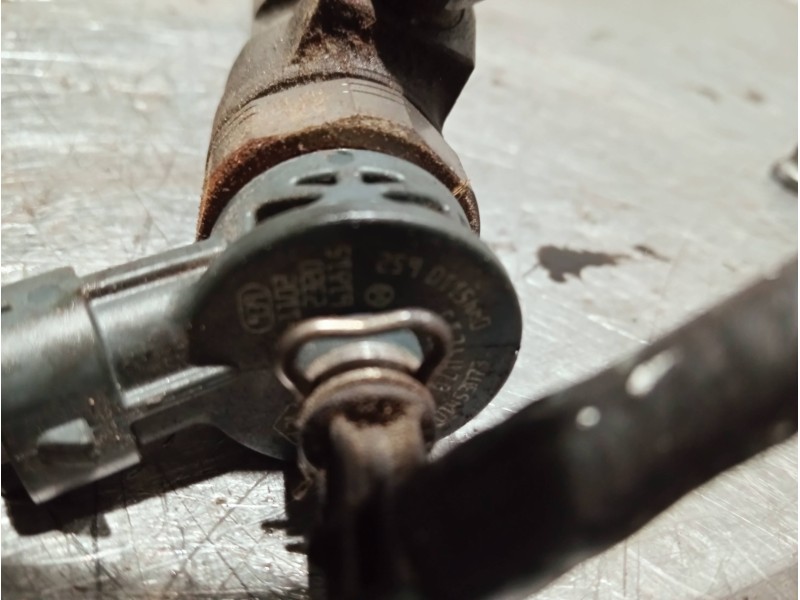 Recambio de inyector para renault clio iv referencia OEM IAM 0445110625  