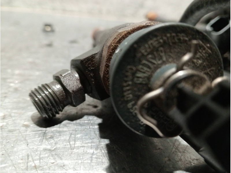 Recambio de inyector para renault clio iv referencia OEM IAM 0445110625  