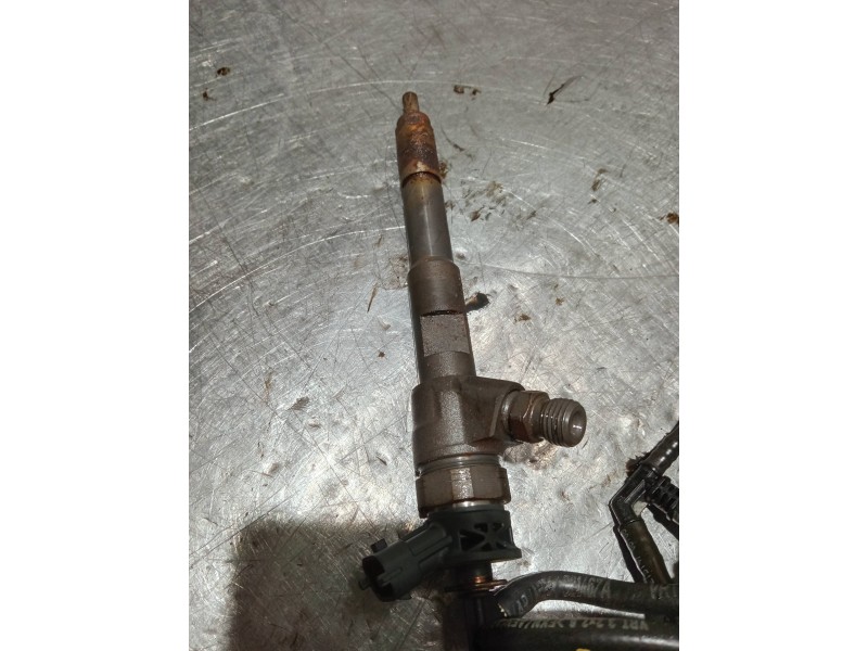 Recambio de inyector para renault clio iv referencia OEM IAM 0445110265  