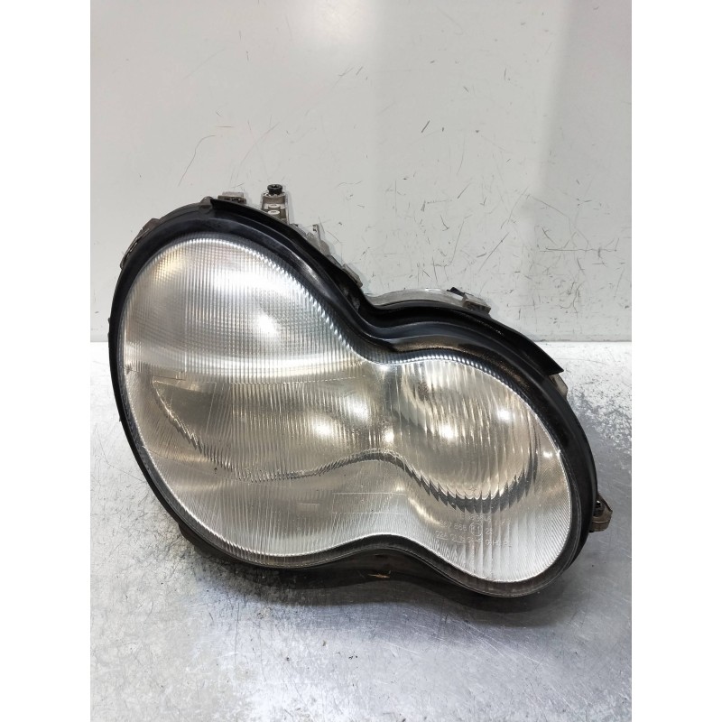 Recambio de faro derecho para mercedes clase c (w203) familiar referencia OEM IAM 0301166202  