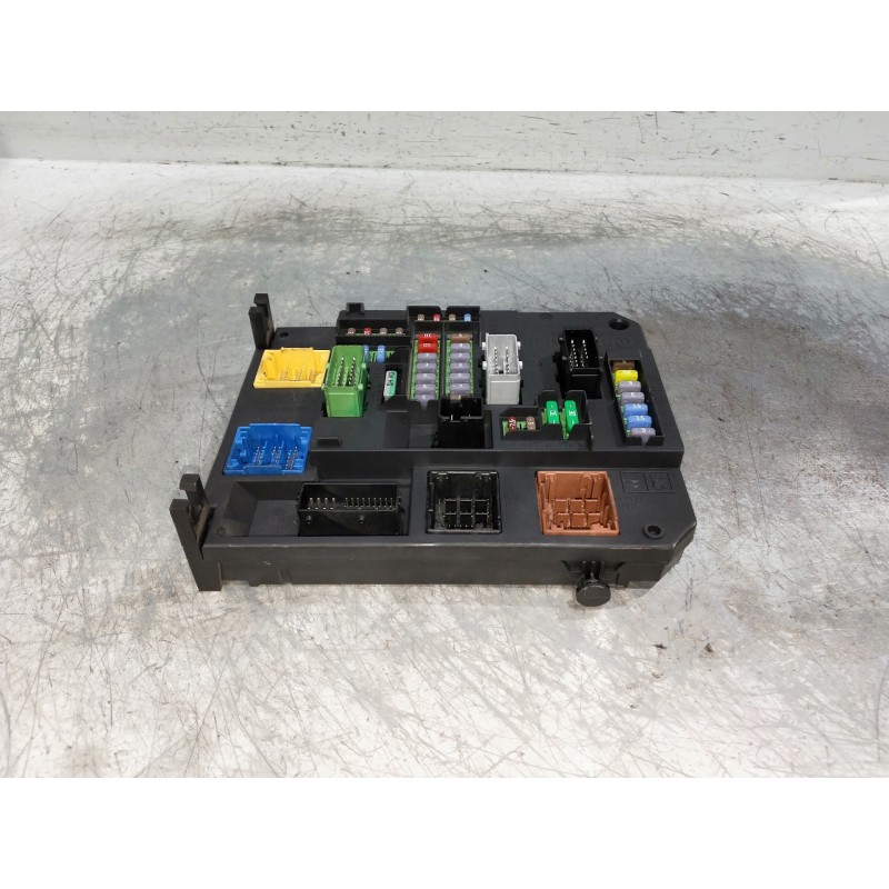 Recambio de caja reles / fusibles para peugeot 308 referencia OEM IAM 9806687880 A2C338848600 