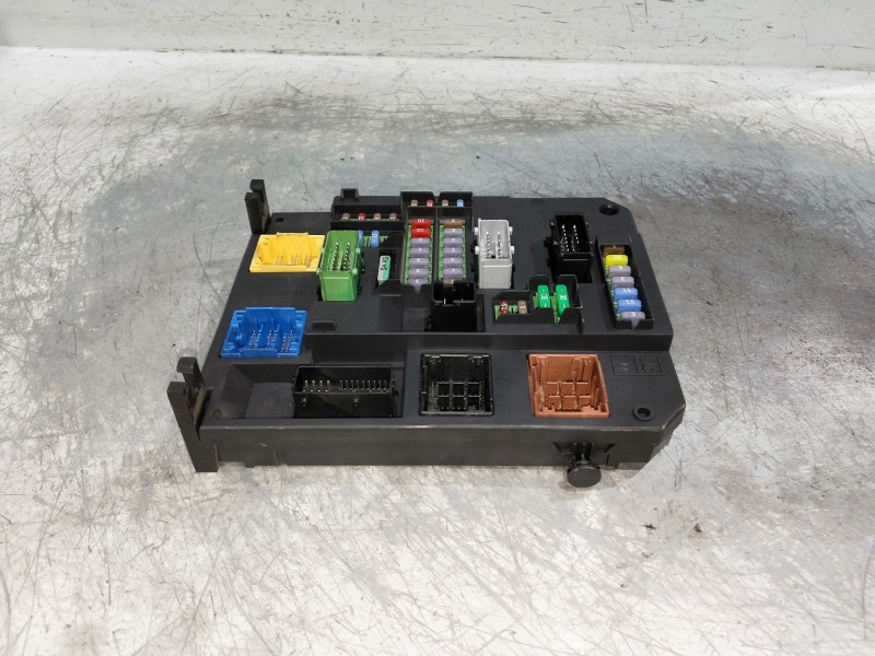 Recambio de caja reles / fusibles para peugeot 308 referencia OEM IAM 9806687880 A2C338848600 