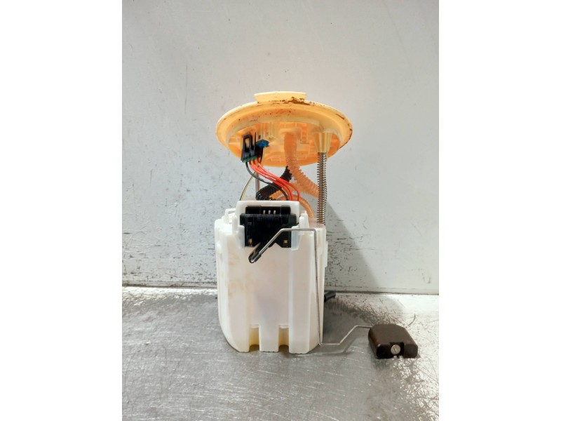 Recambio de bomba combustible para mercedes clase c (w206) c 220 d referencia OEM IAM A2064704701 0580204050 