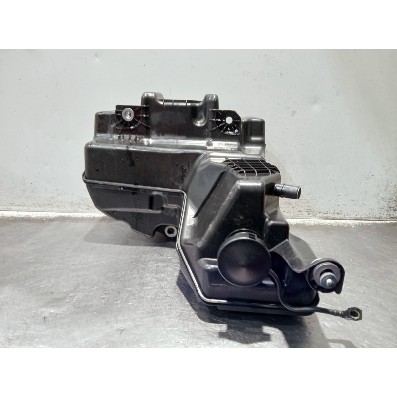 Recambio de deposito combustible para mercedes clase c (w206) c 220 d referencia OEM IAM A2064707402  DEPOSITO ADITIVO FAP/ADBLU
