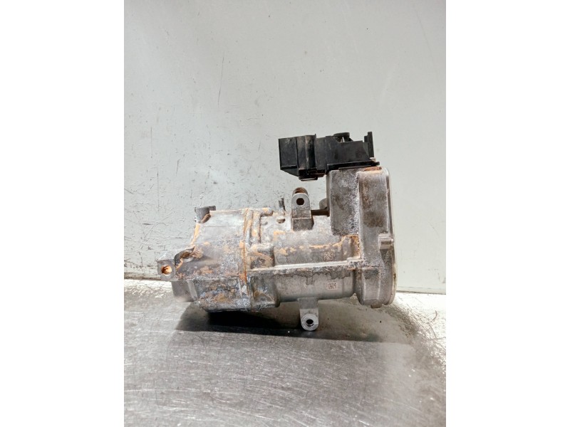 Recambio de compresor aire acondicionado para mercedes clase c (w206) c 220 d referencia OEM IAM A0008306802  
