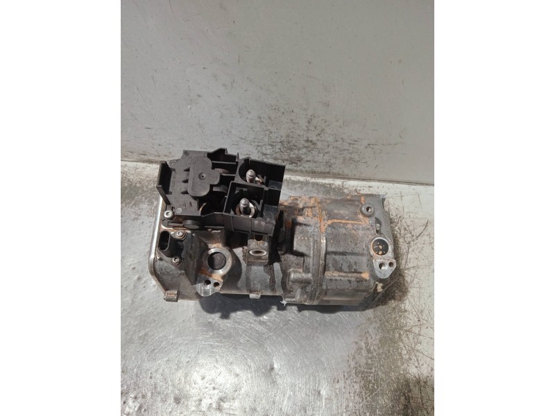 Recambio de compresor aire acondicionado para mercedes clase c (w206) c 220 d referencia OEM IAM A0008306802  