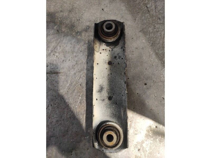 Recambio de brazo suspension superior trasero derecho para opel insignia sports tourer selective referencia OEM IAM   