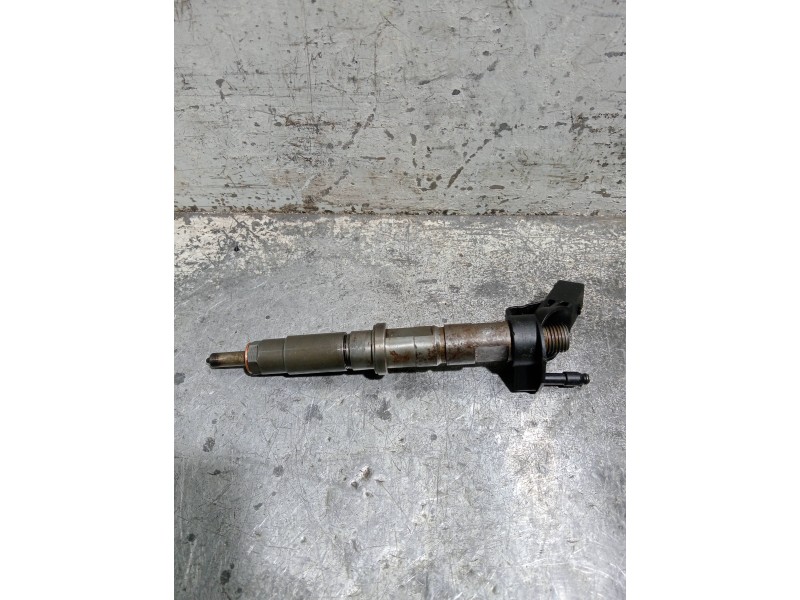 Recambio de inyector para volkswagen crafter combi (2e) referencia OEM IAM 0445115029 076130277 BOSCH