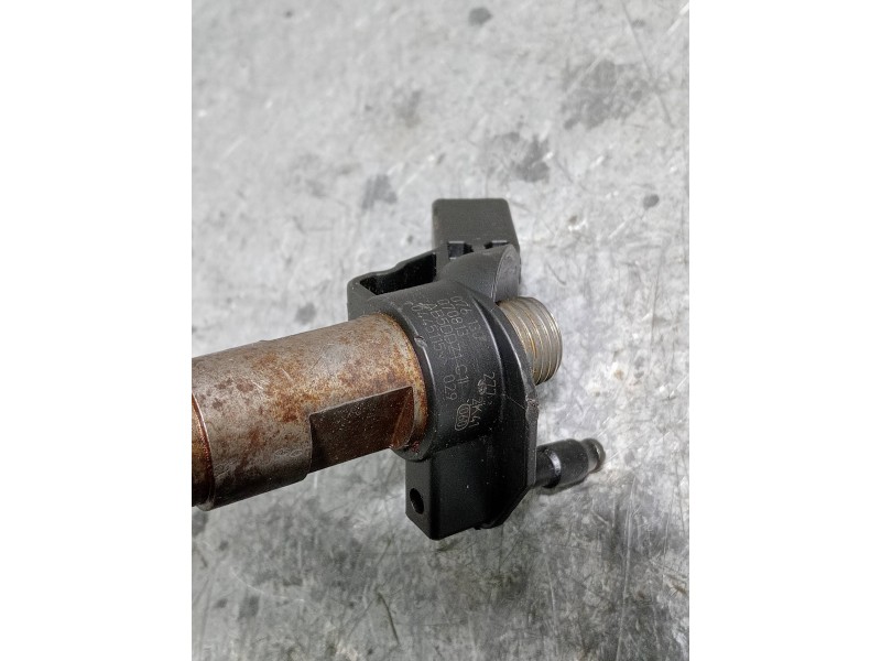 Recambio de inyector para volkswagen crafter combi (2e) referencia OEM IAM 0445115029 076130277 BOSCH