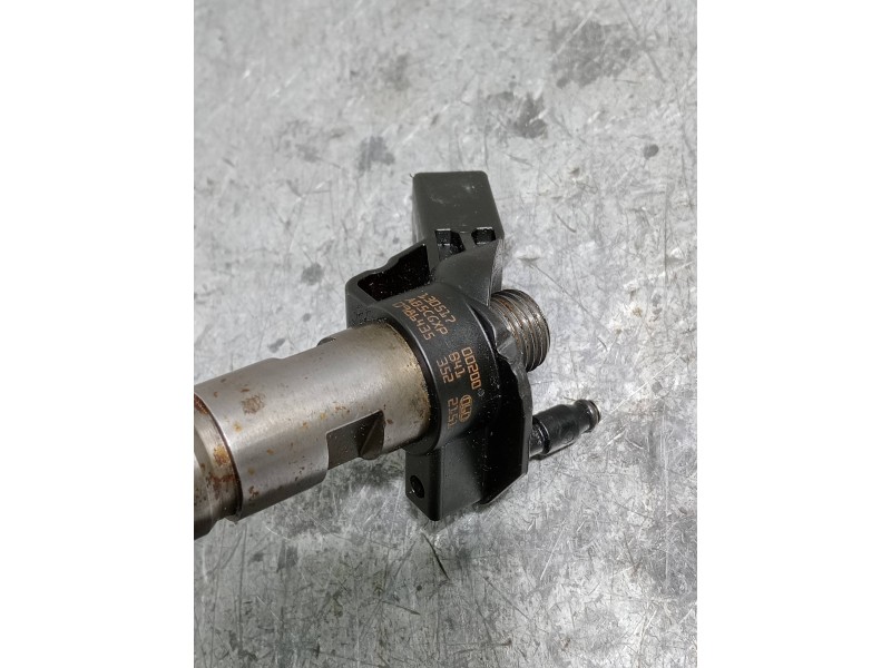 Recambio de inyector para volkswagen crafter combi (2e) referencia OEM IAM 0986435352  BOSCH