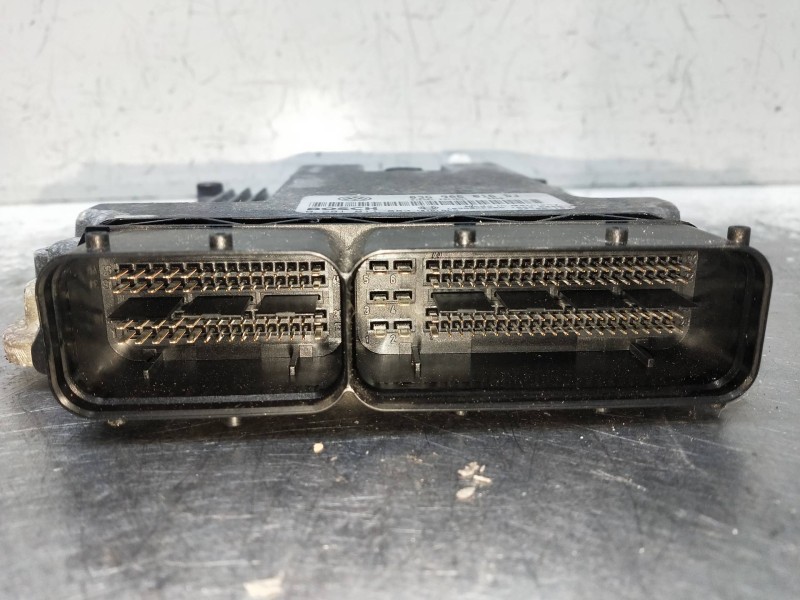 Recambio de centralita motor uce para skoda octavia berlina (1z3) referencia OEM IAM 0281011883  