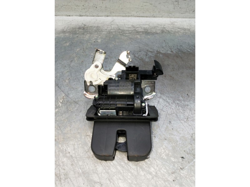 Recambio de motor cierre centralizado porton para cupra formentor referencia OEM IAM 5F082750510S 082135 5P
