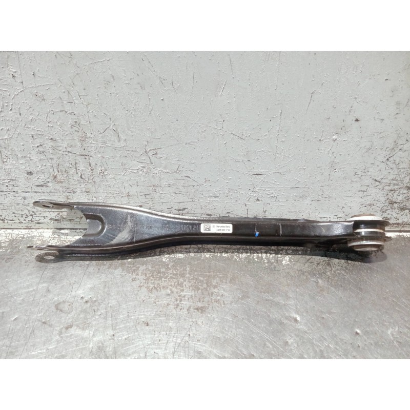 Recambio de brazo suspension inferior trasero derecho para mercedes clase c (w206) c 220 d referencia OEM IAM A2063501700  
