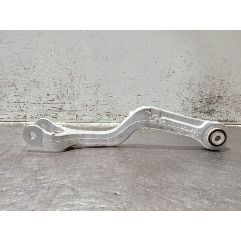 Recambio de brazo suspension superior trasero derecho para mercedes clase c (w206) c 220 d referencia OEM IAM A2063520500  