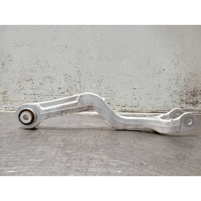 Recambio de brazo suspension superior trasero izquierdo para mercedes clase c (w206) c 220 d referencia OEM IAM A2063520500  