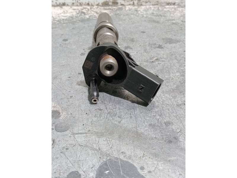 Recambio de inyector para volkswagen crafter combi (2e) referencia OEM IAM 0445115029 076130277 BOSCH