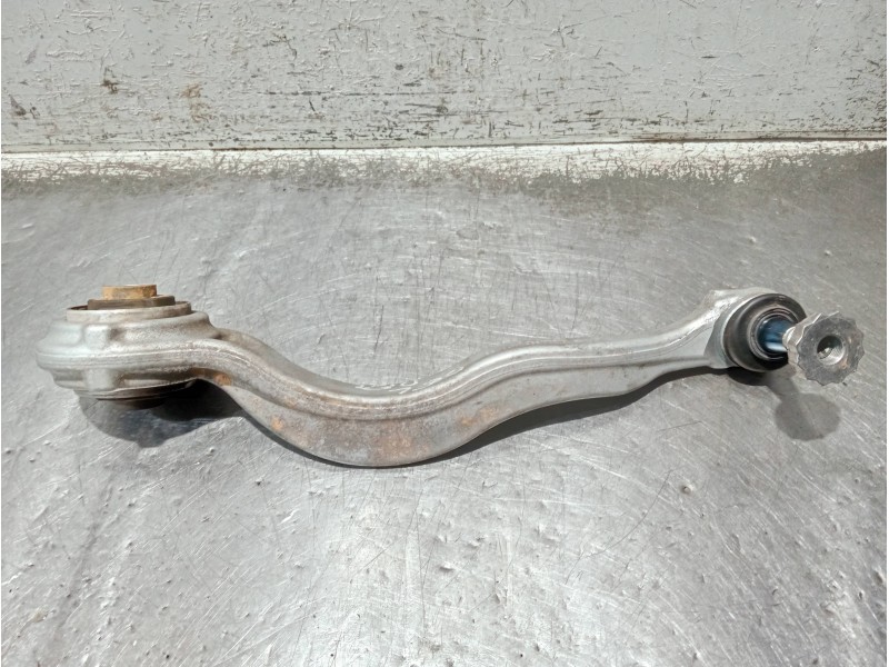 Recambio de brazo suspension inferior delantero derecho para mercedes clase c (w206) c 220 d referencia OEM IAM A2063331000  
