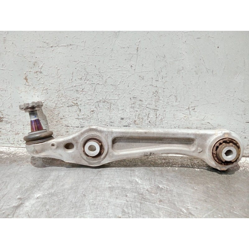 Recambio de brazo suspension inferior delantero izquierdo para mercedes clase c (w206) c 220 d referencia OEM IAM A2060100  