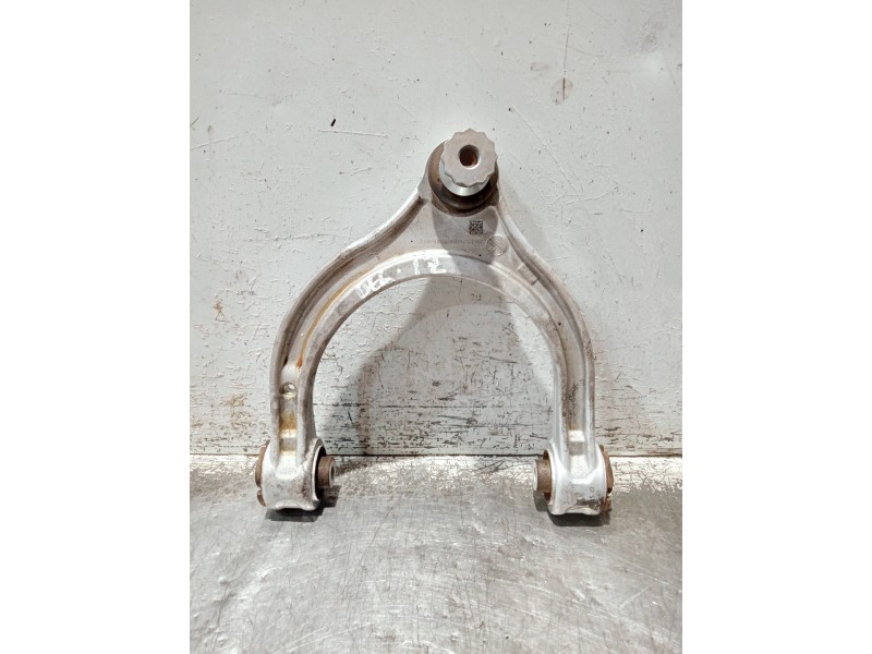 Recambio de brazo suspension superior delantero izquierdo para mercedes clase c (w206) c 220 d referencia OEM IAM 2063302100  