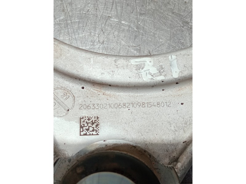 Recambio de brazo suspension superior delantero izquierdo para mercedes clase c (w206) c 220 d referencia OEM IAM 2063302100  