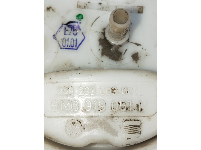 Recambio de bomba combustible para volkswagen polo berlina (6n2) referencia OEM IAM 228233003001  
