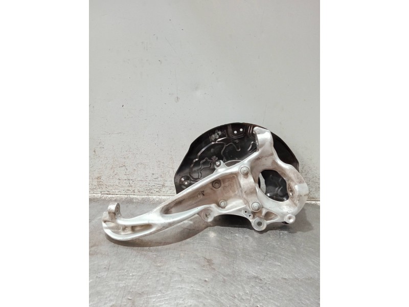 Recambio de mangueta delantera izquierda para mercedes clase c (w206) c 220 d referencia OEM IAM R2060100  