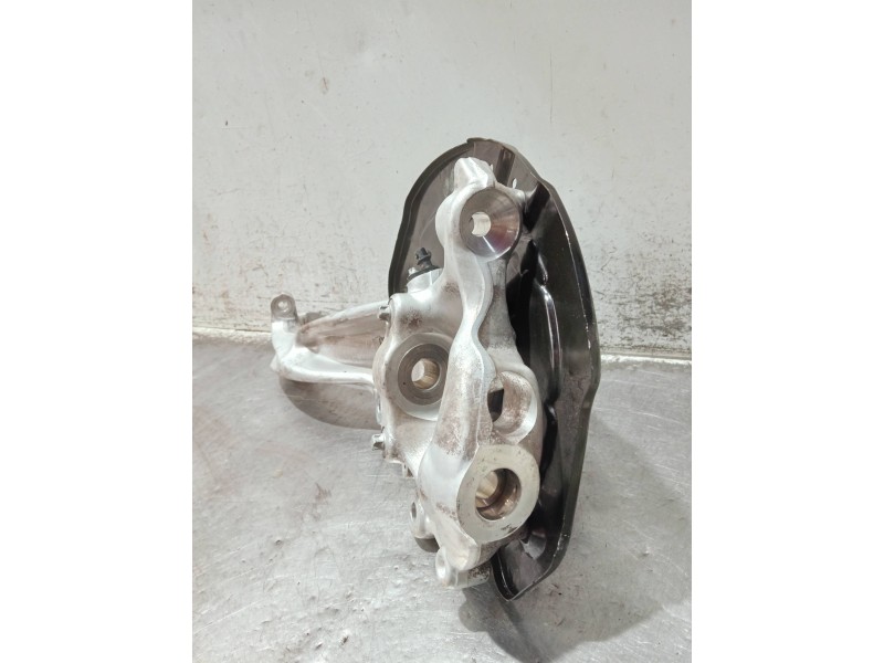 Recambio de mangueta delantera izquierda para mercedes clase c (w206) c 220 d referencia OEM IAM R2060100  