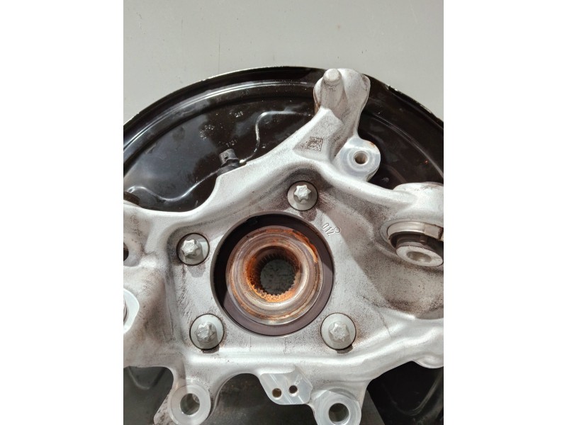 Recambio de mangueta trasera derecha para mercedes clase c (w206) c 220 d referencia OEM IAM A2063570200  